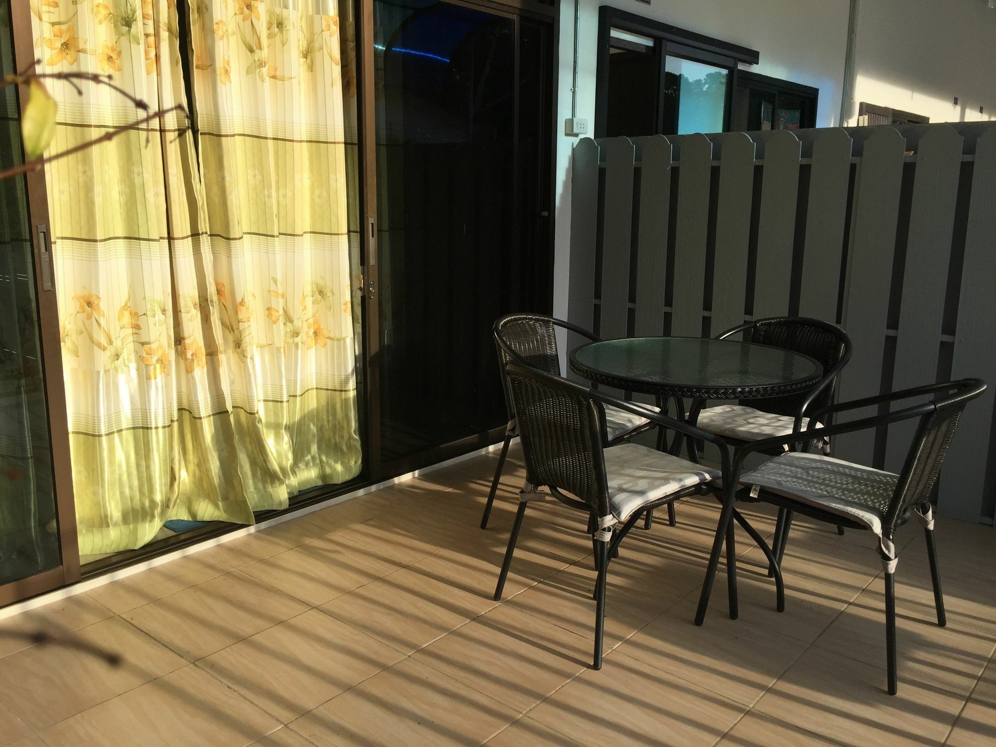 Baan Aomsub Hotel Koh Samet Exterior photo